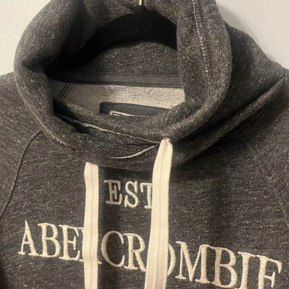 Abercrombie Hoodie Sweatshirt Gray Front Middle Pocket Cowl Neck Unisex Sz Small - Picture 2 of 6